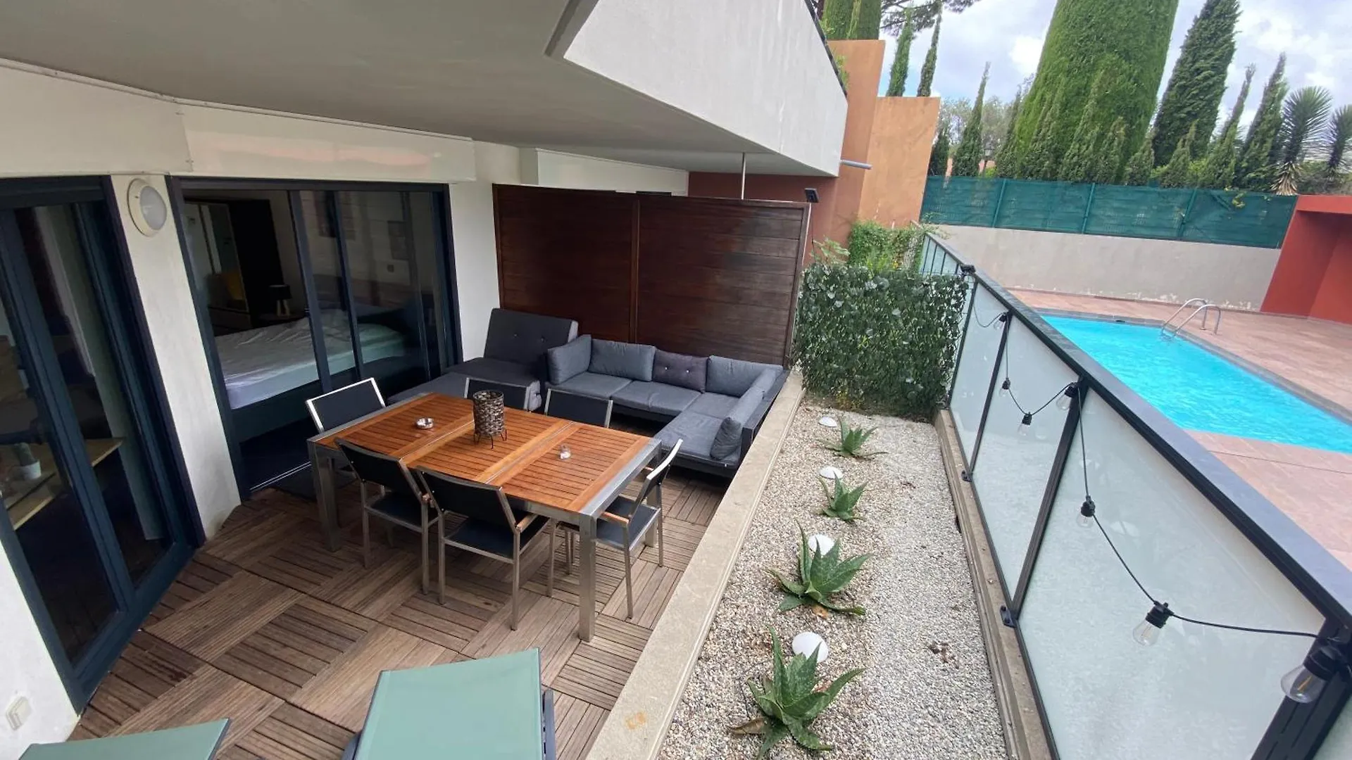 Nice, splendide appartement résidentiel, terrasse vue piscine , Garage 0*, Nice France